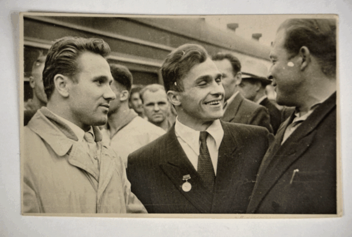 11 2 Слева направо Ф.Ф.Богдановский ленинградец олимпийский чемпион по тяжелой атлетике 1956г. и А.И.Фаламеев